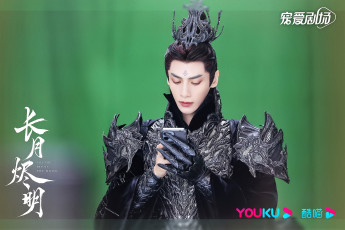 Картинка мужчины luo+yunxi актер костюм телефон