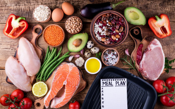 Картинка еда разное мясо форель фасоль перец авокадо помидоры