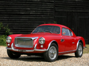 Картинка автомобили классика дорога сарай трава