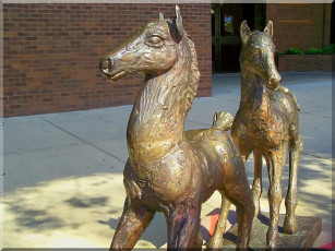 Картинка разное рельефы статуи музейные экспонаты лошадь