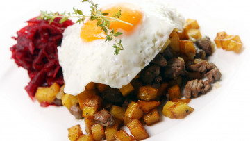 Картинка еда Яичные блюда картофель глазунья зелень