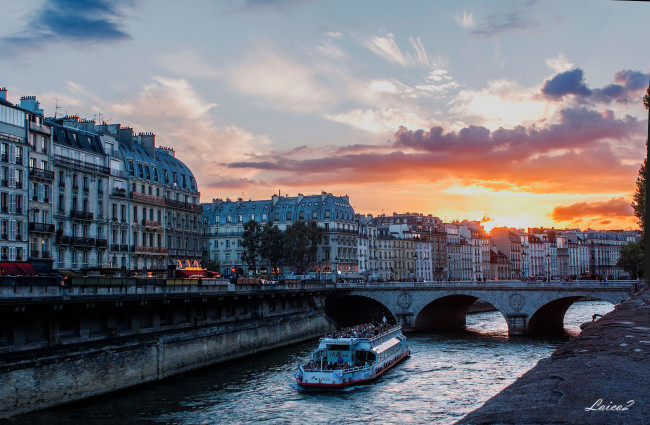 Обои картинки фото города, - улицы,  площади,  набережные, здания, дома, река, пароход, набережная
