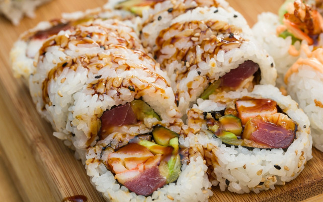 Обои картинки фото еда, рыба,  морепродукты,  суши,  роллы, суши, рис, роллы, начинка