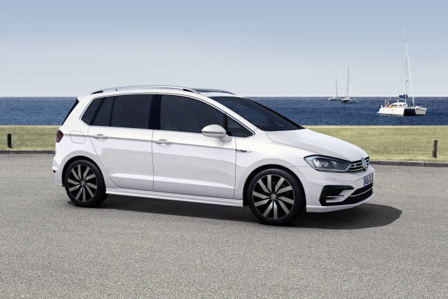 Обои картинки фото автомобили, volkswagen, 2015г, r-line, sportsvan, golf, светлый