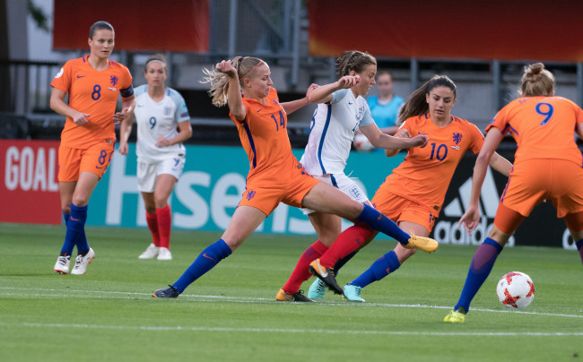 Обои картинки фото спорт, футбол, мяч, фон, взгляд, девушки