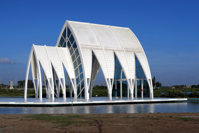 Обои картинки фото beimen crystal church, tainan, taiwan, города, - католические соборы,  костелы,  аббатства, beimen, crystal, church