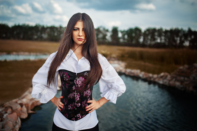 Обои картинки фото девушка, девушки, -unsort , брюнетки, темноволосые, модель