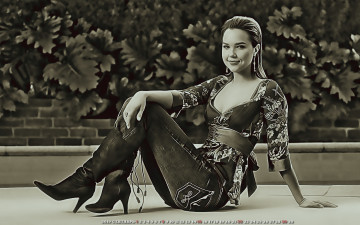 Картинка календари компьютерный+дизайн сапоги девушка улыбка растение женщина 2019 сидит calendar