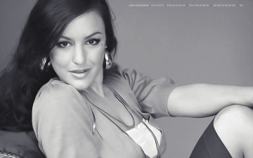 Картинка календари компьютерный+дизайн взгляд женщина серьги 2019 calendar девушка