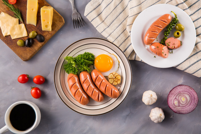 Обои картинки фото еда, колбасные изделия, снедь