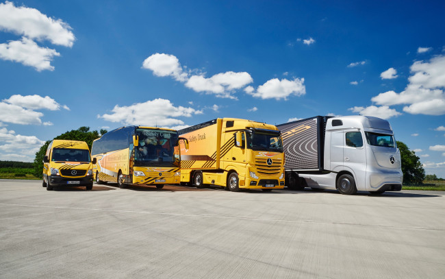 Обои картинки фото автомобили, mercedes trucks, mercedes-benz, travego, 2020, actros, sprinter, mercedes, self, driving, truck, autonomous, линейка, мерседес, автобус, минивэн, фура