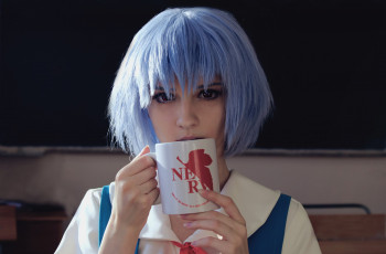 Картинка девушки kirdjava лицо чашка форма образ костюм