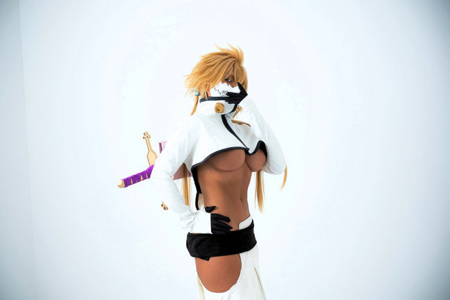 Обои картинки фото девушки, nonsummerjack, образ, косплей, наряд, костюм, оружие, маска, перчатки