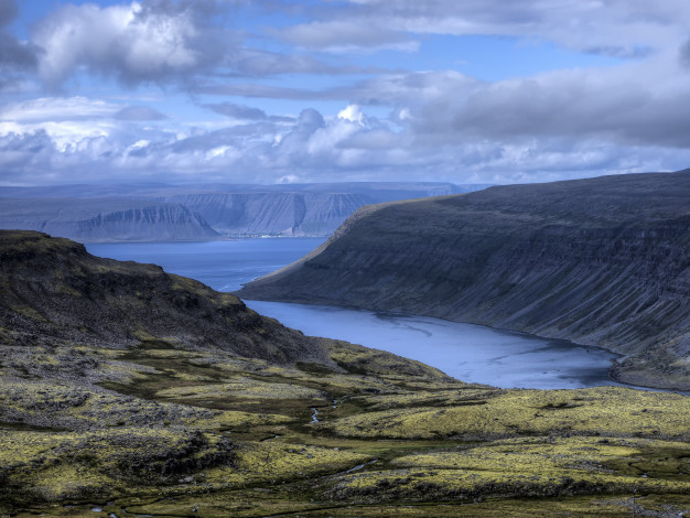 Обои картинки фото природа, реки, озера, облака, озеро, небо, пейзаж