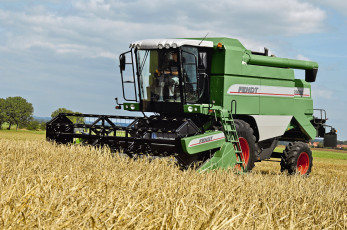 Картинка техника комбайны fendt