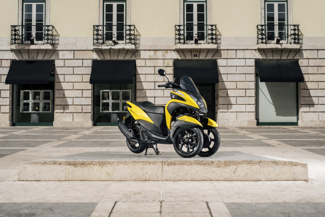 Обои картинки фото мотоциклы, мотороллеры, yamaha