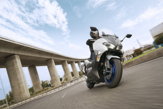 Обои картинки фото мотоциклы, мотороллеры, yamaha