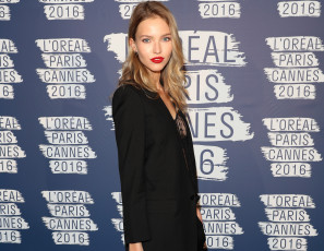 Картинка девушки саша+лусс жакет модель блондинка