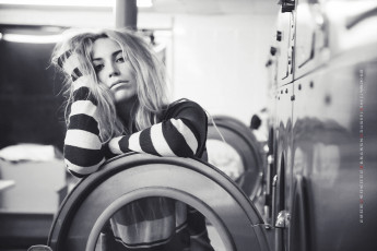 Картинка календари компьютерный+дизайн взгляд женщина 2019 calendar помещение блондинка девушка