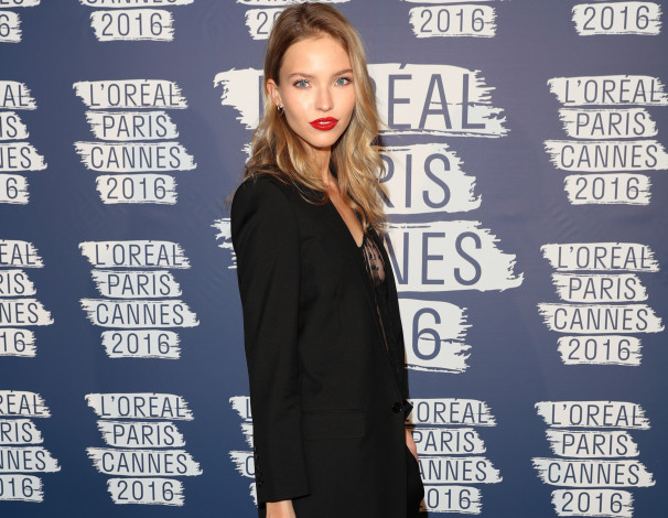 Обои картинки фото девушки, саша лусс, жакет, модель, блондинка