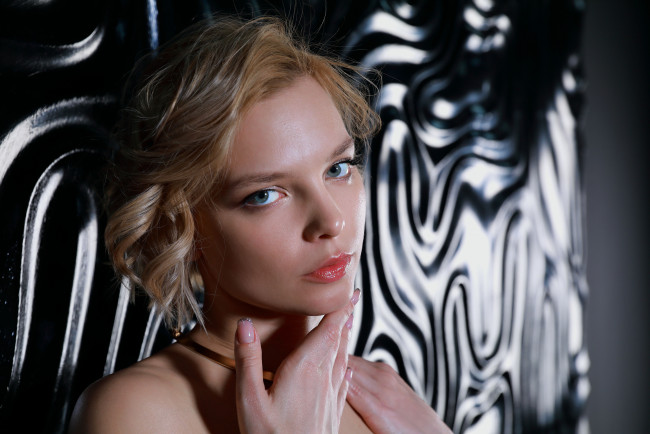 Обои картинки фото hilary wind, девушки, взгляд, макияж, портрет, лицо, блондинка, модель, девушка, hilary, wind