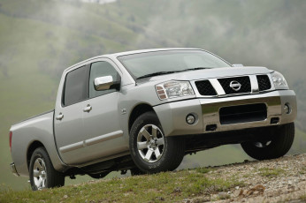 Картинка автомобили nissan datsun ниссан серебристый пикап склон