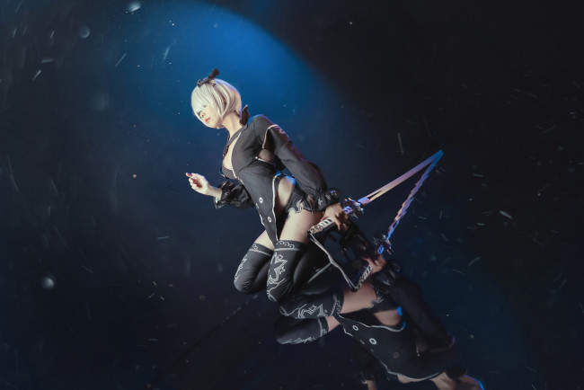 Обои картинки фото девушки, - креатив,  косплей, девушка, женщина, разноцветная, сексуальная, модель, звезда, одежда, обувь, бельё, аксессуары, колготки, чулки, и, множество, всяческих, елементов, на, картинке, фотографий, изображении