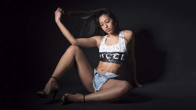 Обои картинки фото девушки, - брюнетки,  шатенки, красивая, девушка