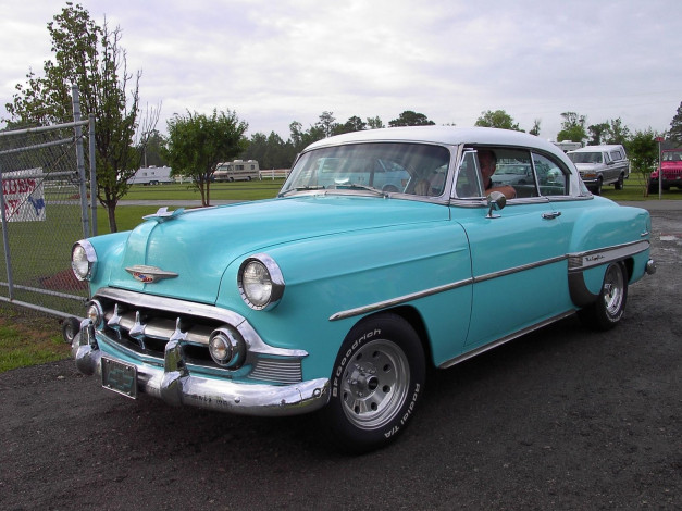 Обои картинки фото 1953, chevrolet, belair, classic, автомобили, выставки, уличные, фото