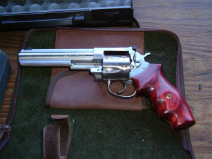 Картинка оружие револьверы