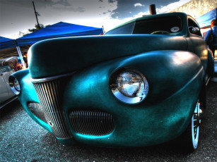 Картинка автомобили выставки уличные фото