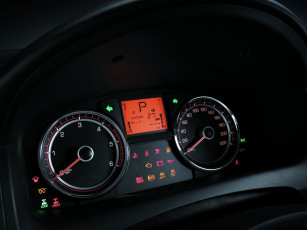 Картинка автомобили спидометры торпедо