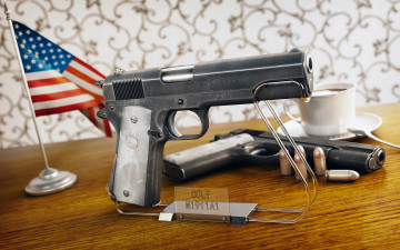 Картинка оружие пистолеты патроны флаг