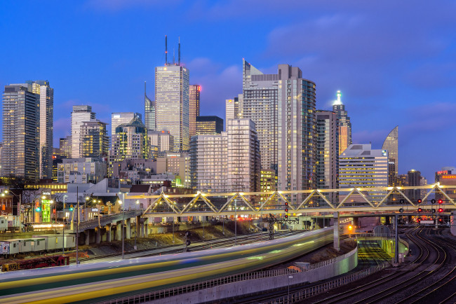 Обои картинки фото bathurst bridge - toronto,  on, города, торонто , канада, небоскребы, магистраль
