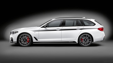 обоя bmw 5 series touring with m performance parts 2018, автомобили, bmw, parts, performance, m, with, touring, series, 5, 2018