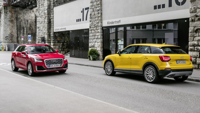 Обои картинки фото audi q2 2017 and q2 tdi 2017, автомобили, audi, q2, tdi, 2017, жёлтый, красный