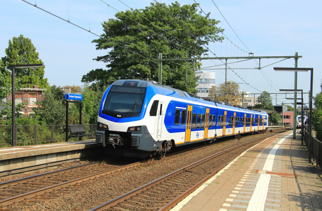 Обои картинки фото техника, электровозы, локомотив, состав