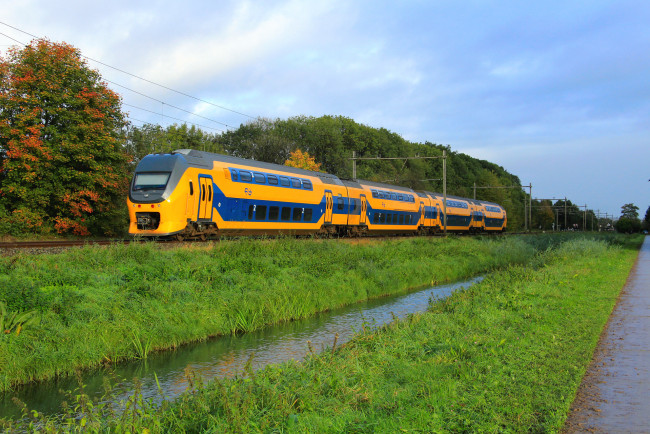 Обои картинки фото техника, электровозы, локомотив, состав