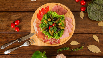 Картинка еда колбасные+изделия овощи нарезка колбаса ассорти