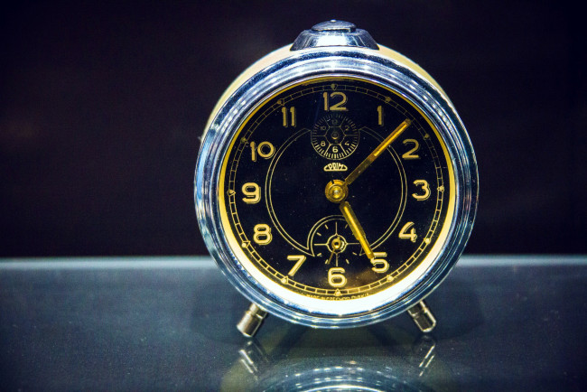 Обои картинки фото разное, часы,  часовые механизмы, будильник