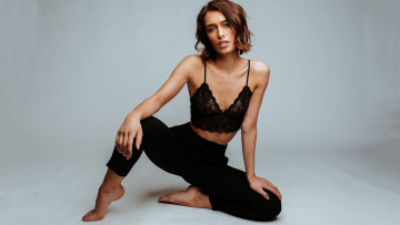 Картинка девушки -+брюнетки +шатенки красивая девушка