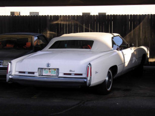 Картинка cadillac автомобили выставки уличные фото