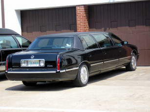 Картинка cadillac автомобили выставки уличные фото