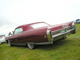 Картинка cadillac автомобили выставки уличные фото