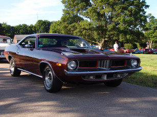 Картинка автомобили выставки уличные фото