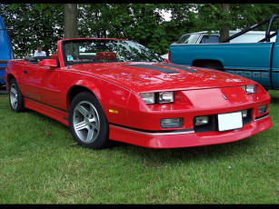 Картинка автомобили выставки уличные фото