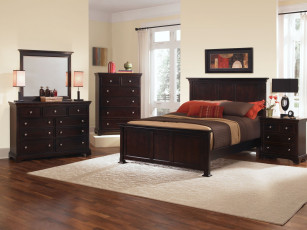 Картинка интерьер спальня тумбочка светильник кровать подушки