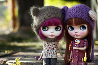 Картинка разное игрушки куклы шапочки