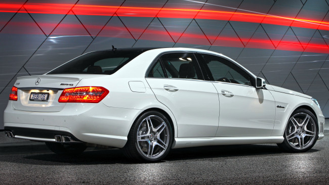 Обои картинки фото mercedes, автомобили, benz, автомобиль, стиль, мощь, скорость