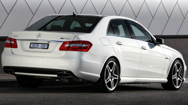 Обои картинки фото mercedes, автомобили, benz, мощь, стиль, автомобиль, скорость